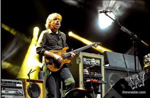 Trey Anastasio Announces Solo Acoustic Tour | TheWaster.com