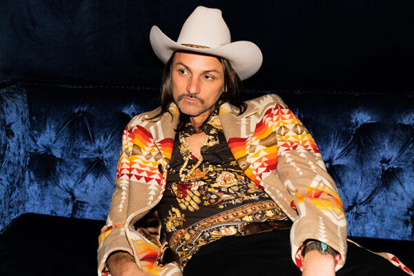 Duane Betts Shares Acoustic Version of ‘Colors Fade’
